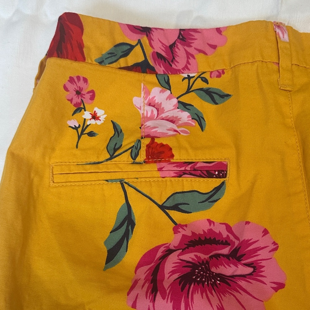 Old Navy Women's High Waist Floral Shorts - Mustard and Red size 10 - Picture 4 of 7